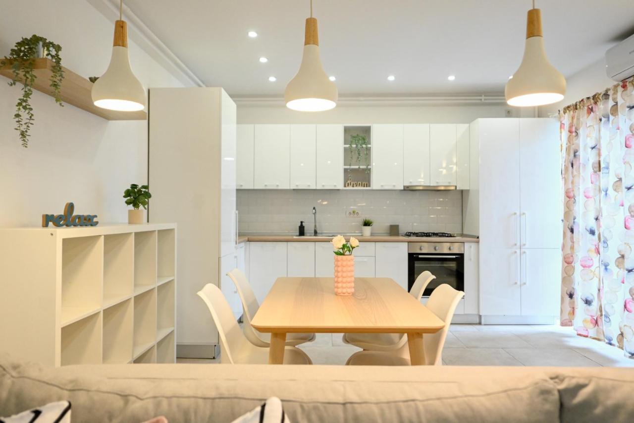 Splendid 2Br Apartment With Breathtaking Views Of Casa Poporului Bukurešť Exteriér fotografie